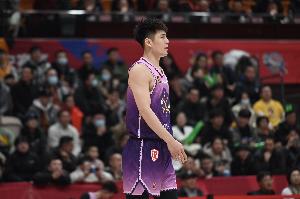 开云体育下载-表现可以！陈国豪8中5拿到13分3板1断