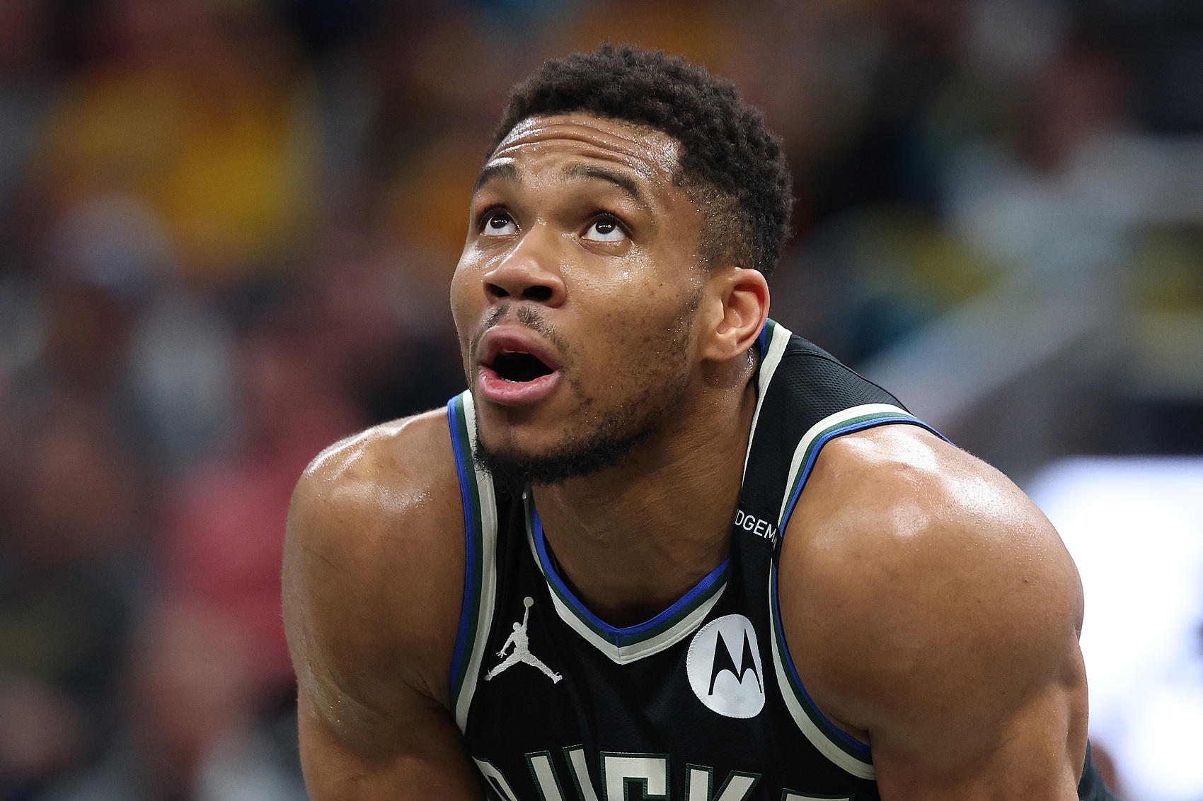 开云官网-巴克利质疑舆论双标:字母哥获离队建议,为何当年无人为我和尤因发声