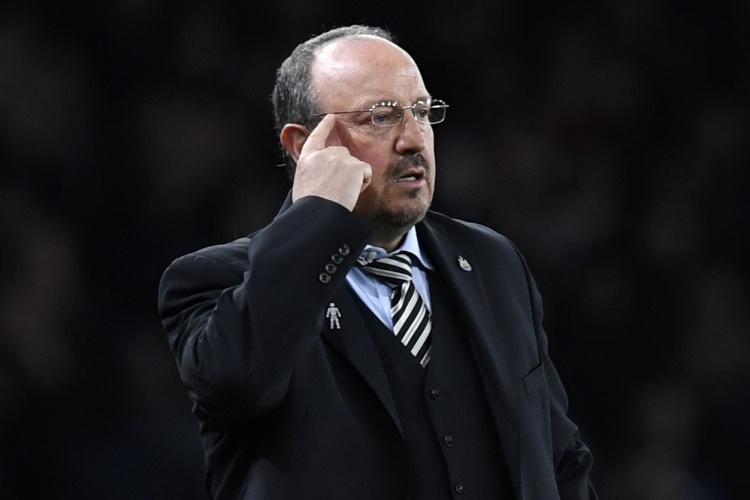 讨论结束❌贝尼特斯：我知道你们最后要问梅or罗，所以我选萨拉赫