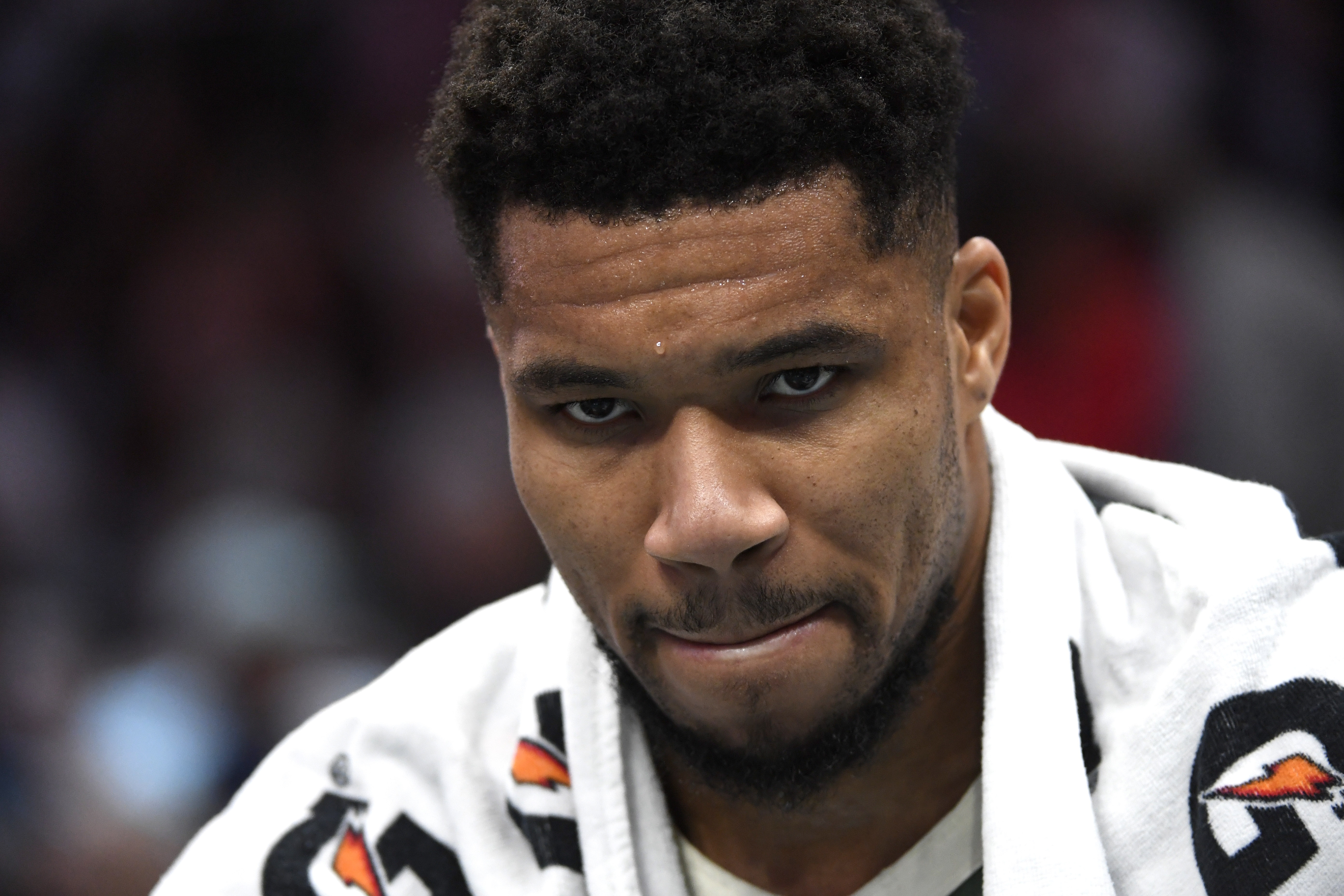 字母哥：我永远不会申请交易 我哪都不会去 我对雄鹿全身心投入