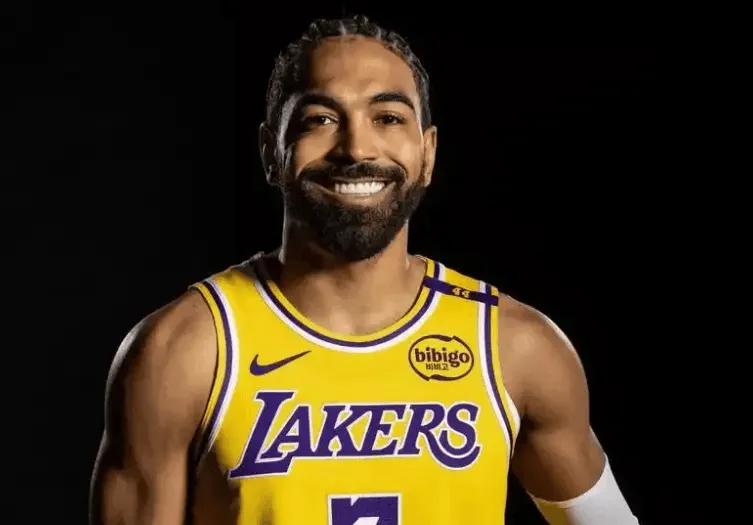 开云体育下载-文总！文森特首节替补出战5分钟，三分3中3得到9分1篮板