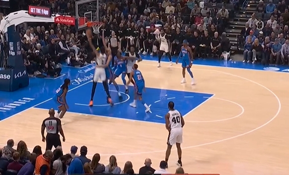 kaiyun-怪物不过是见我的门槛！文班强突顶开切特 无视身后包夹单臂隔扣