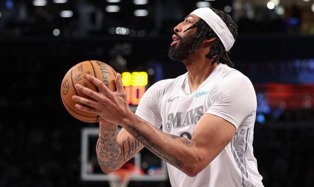 kaiyun-断刃擎天！戴维斯火线复出，守卫独行侠最后的火种