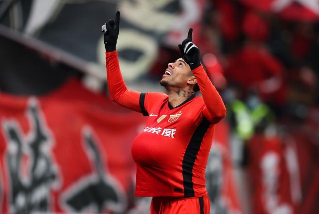 开云体育下载-【中超】古斯塔沃梅开二度茹萨破门 海港3比1新鹏城