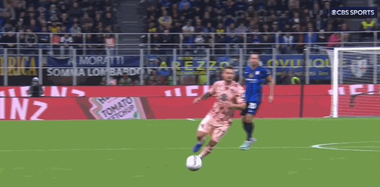 1728163589805083891.gif 红牌.gif
