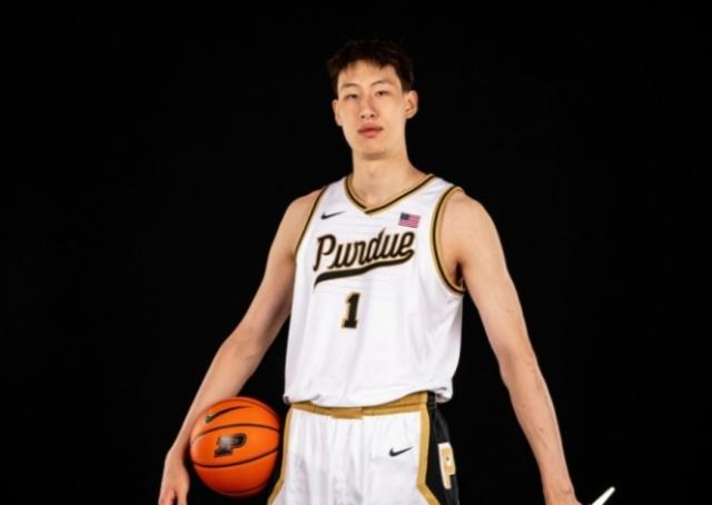 开云官网-郇斯楠称不关注NBA选秀前景 模拟选秀曾跻身乐透